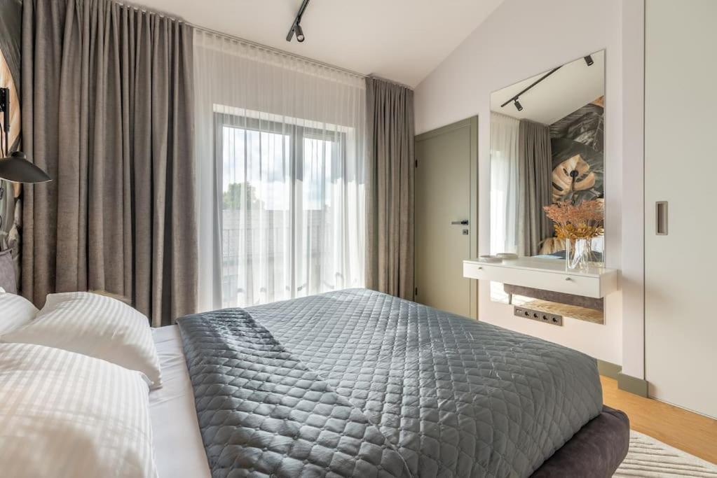 Апартаменти Luxurious Penthouse With Parking